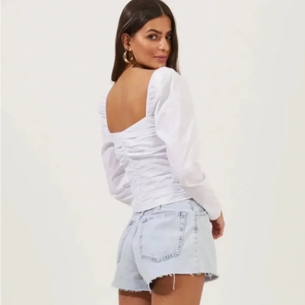 ASTR The Label Sweetheart Neckline Blouse